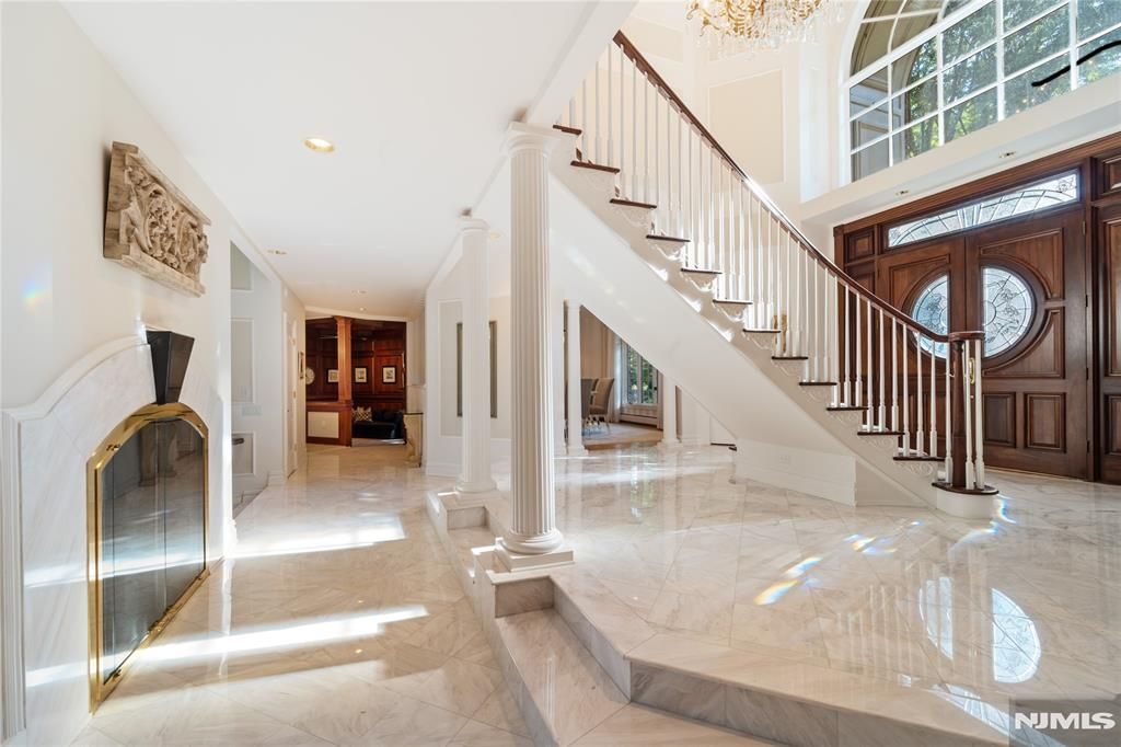 Photo of 14 Stewart Court, Old Tappan, NJ 07675 (MLS # 25016417)