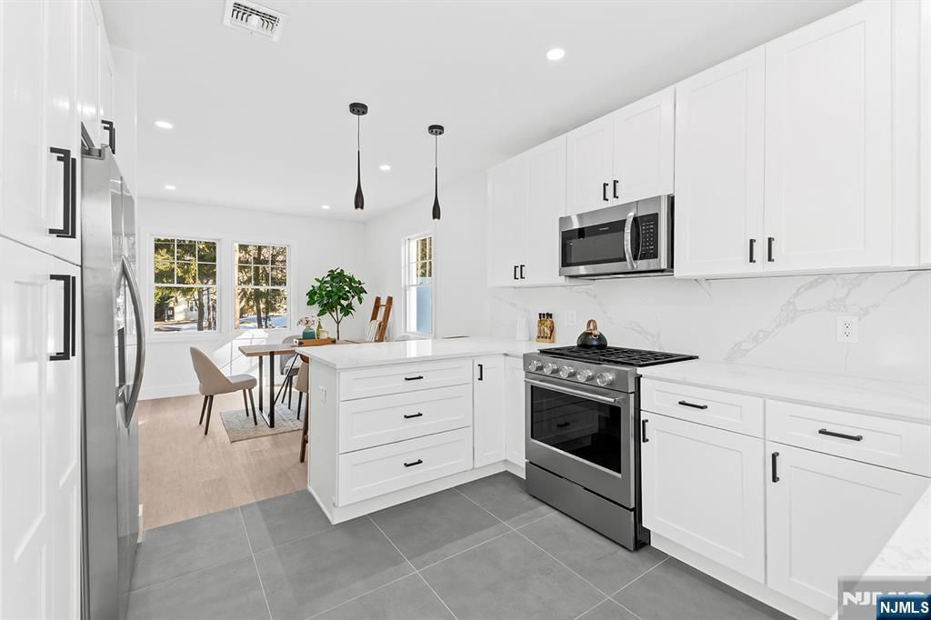 Photo of 114 Hudson Avenue, Tenafly, NJ 07670 (MLS # 26000493)