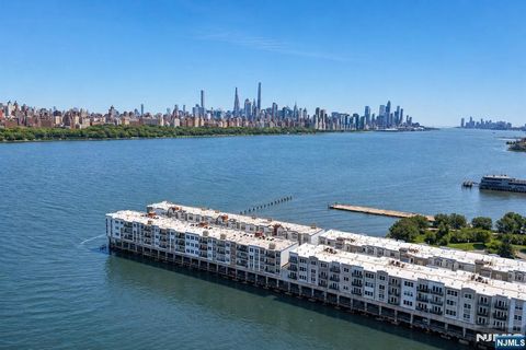 Photo of 140 The Promenade, Edgewater, NJ 07020 (MLS # 26015285)