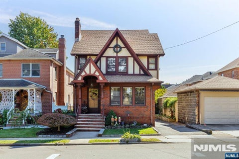 Photo of 544 Highridge Avenue, Cliffside Park, NJ 07010 (MLS # 26034710)