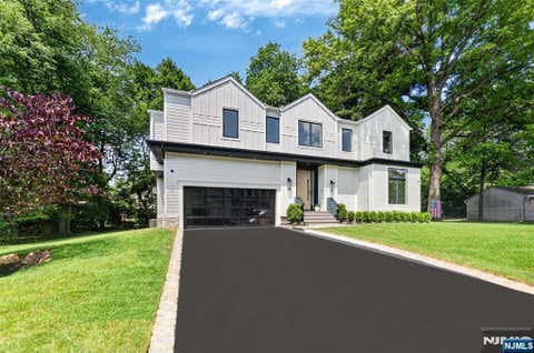 Photo of 26 Collins Avenue, Closter, NJ 07624 (MLS # 26030855)