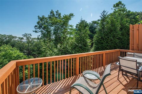 Photo of 13 Mountainside Drive, Pompton Lakes, NJ 07442 (MLS # 26026924)