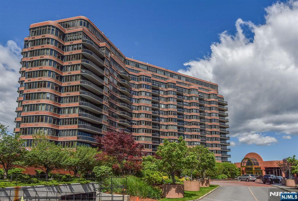 100 Carlyle Drive 6LN