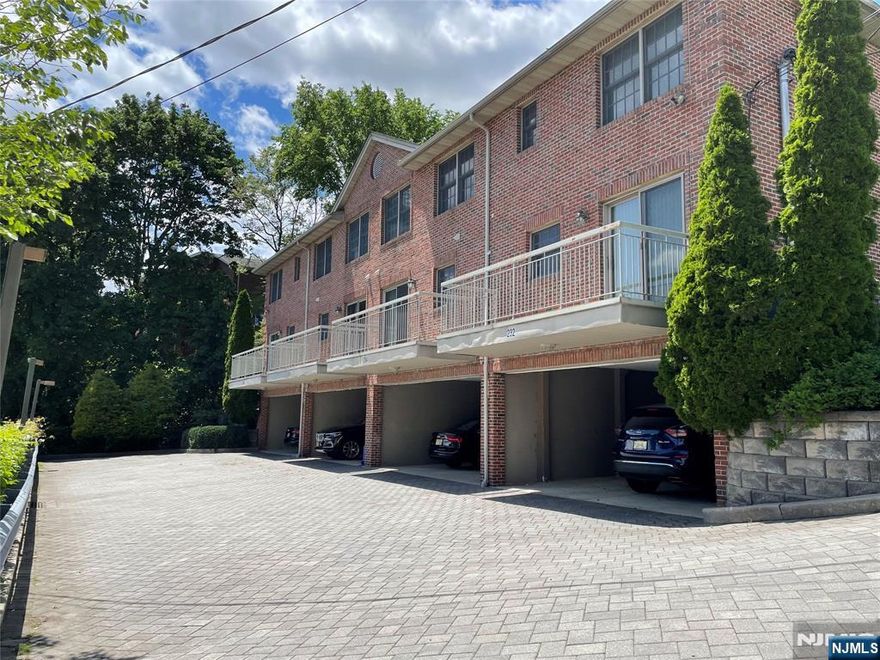 BEAUTIFUL LUXURY TOWNHOME, 3 BDRMS,2FBTHS,HBTH,LVRM&DRM W/RADIANT HEATED FLOORS,EIK W/CHERRY KIT CABINETS,GRANITE COUNTERS,STAINLESS STEEL APPLIANCES,LAUNDRY RM,SLIDERS TO BALCONY,ALL BATHS W/MARBLE HEATED FLOORS,MBL MBTH W/WHIRLPOOL,OAK FLOORS,SKYLIGHT,WINDOWS ALL AROUND,BRIGHT OPEN LAYOUT,CENTRAL A/C,CENT. VAC,NEAR BLUE RIBBON SCHL #3,NYC BUS,GWB,PARKG 3 CARS--1CAR GAR.,2 CAR CARPORT.