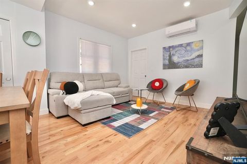 Photo of 189 Summit Cross, Rutherford, NJ 07070 (MLS # 26012277)