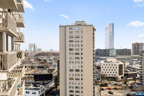 Photo of 2100 Linwood Ave #17N, Fort Lee, NJ 07024 (MLS # 26007055)