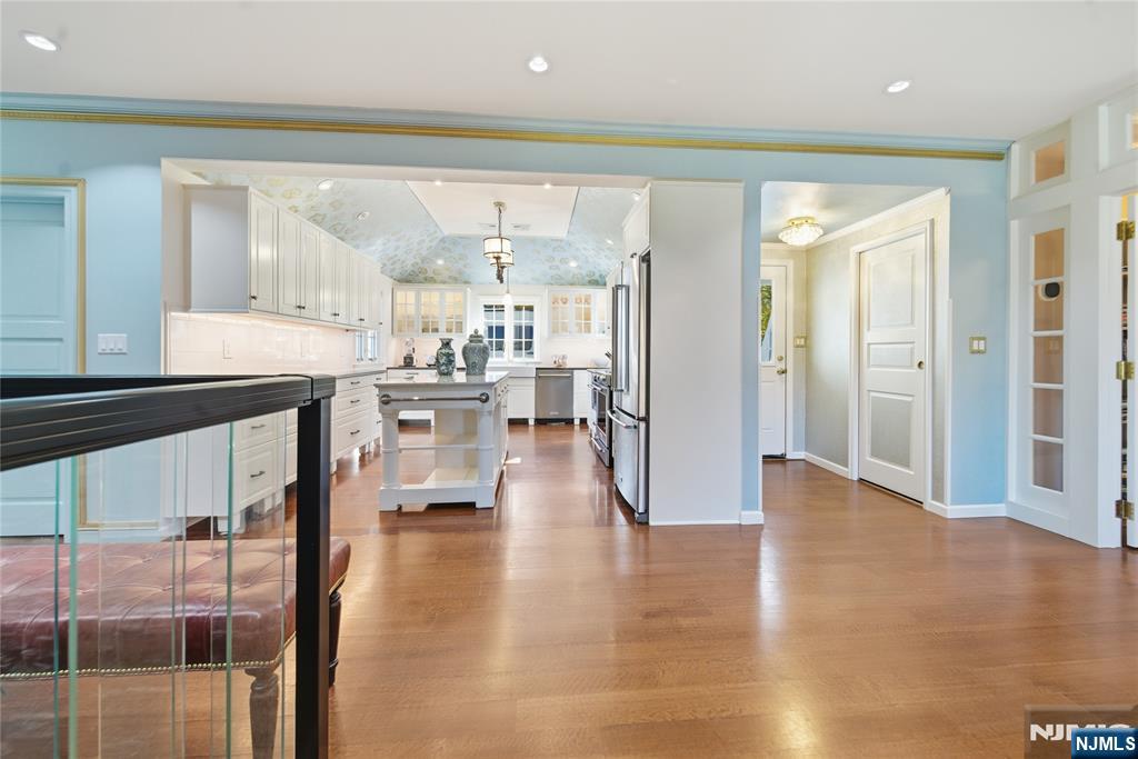 18 Pepperidge Tree Terrace