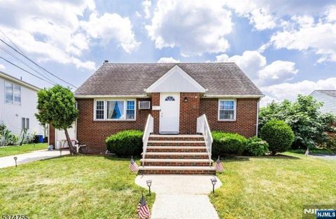 Photo of 17 Wilson St, South Hackensack, NJ 07606 (MLS # 26015450)