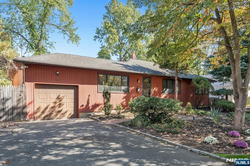 Photo of 192 Valley Road, River Edge, NJ 07661 (MLS # 25036140)