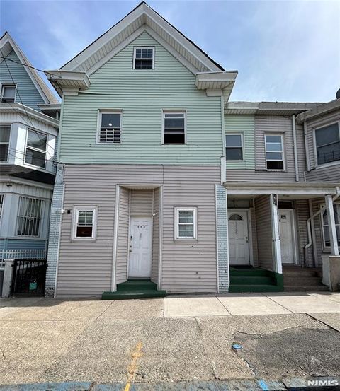 Photo of 550 River Street, Paterson, NJ 07524 (MLS # 26013335)