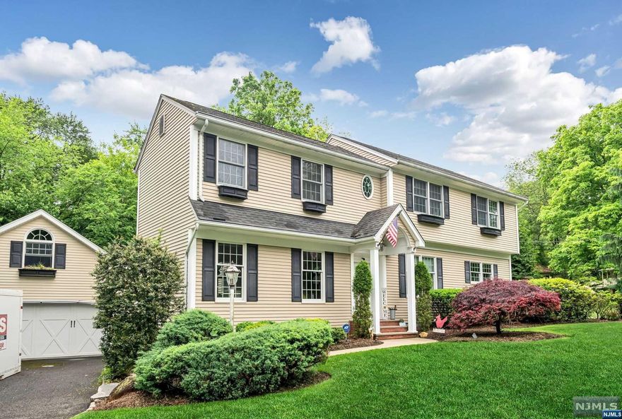 Envision your life in a stunning 3-bedroom, 2.5-bathroom home featuring 16-foot ceilings in the family room, vaulted ceilings in the kitchen, and newly refinished hardwood floors. The detached garage is perfect for entertaining, ideal for your next pool party or family barbecue. Discover the charm of Mahwah, New Jersey, where nature meets convenience. Just an hour from NYC, this haven offers outdoor adventures at Campgaw Mountain and Ramapo Reservation, with activities like skiing, hiking, fishing, and kayaking. Experience the best of both worlds in Mahwah - a tranquil mountain retreat with city access. Your meticulously cared for dream home just arrived.