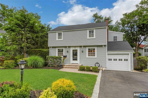 Photo of 15 Colonial Road, Tenafly, NJ 07670 (MLS # 26034507)