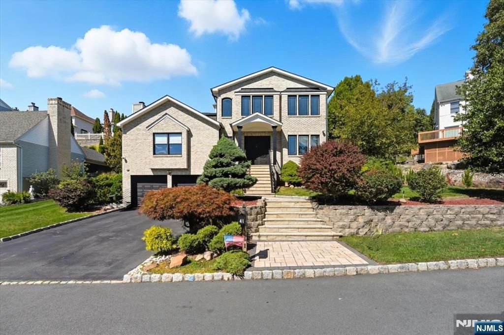 Photo of 41 Stirling Terrace, Totowa, NJ 07512 (MLS # 25034961)