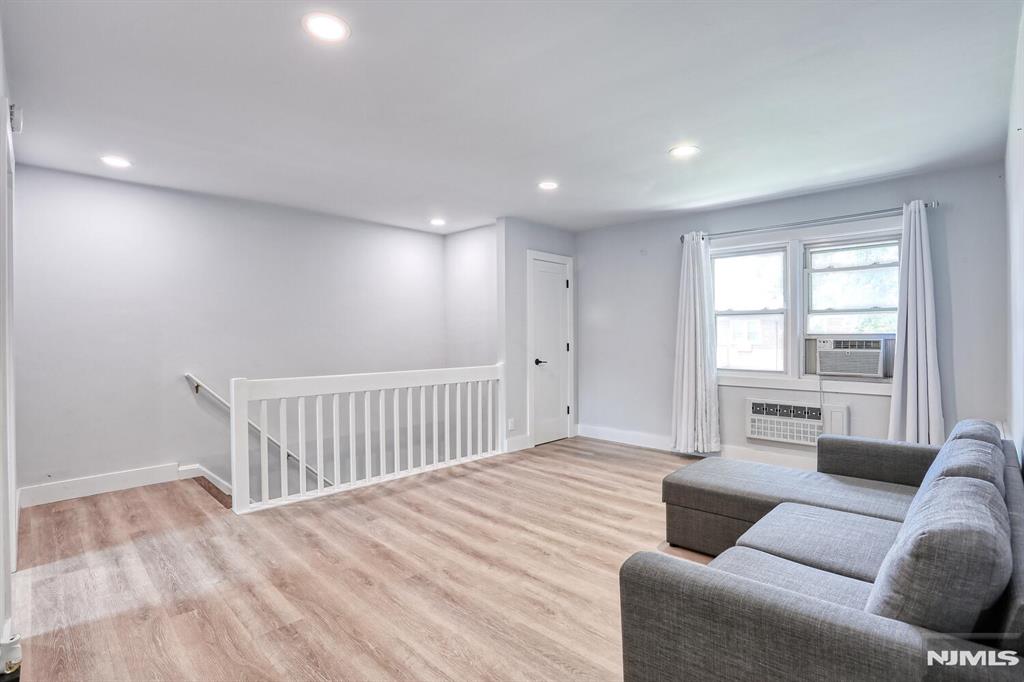 16-00 Plaza Road 1600B
