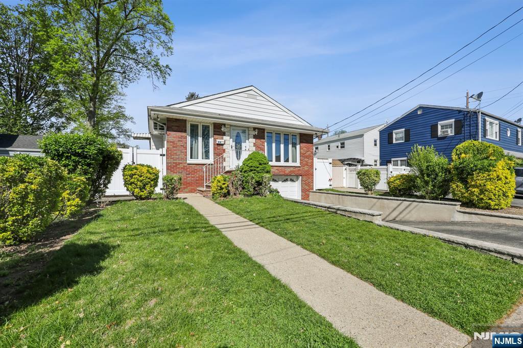 96 Woods Avenue