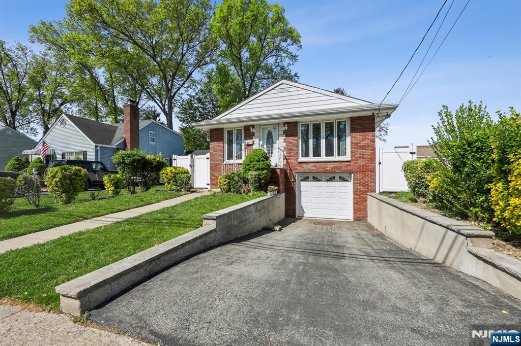 96 Woods Avenue