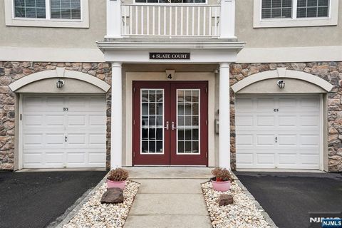 Photo of 4 Slate Court, Woodland Park, NJ 07424 (MLS # 26007563)