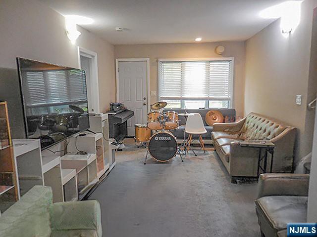 47 3rd Street