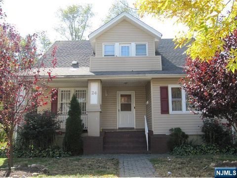 Photo of 24 Washington #2, Teaneck, NJ 07666 (MLS # 26008103)