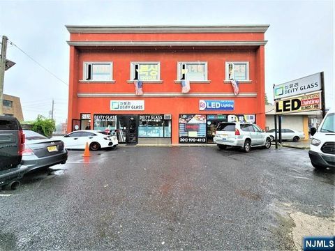 125 E Columbia Avenue Palisades Park NJ 07650