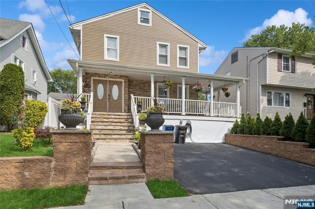 Photo of 205 Summit Avenue, Bogota, NJ 07603 (MLS # 25019197)