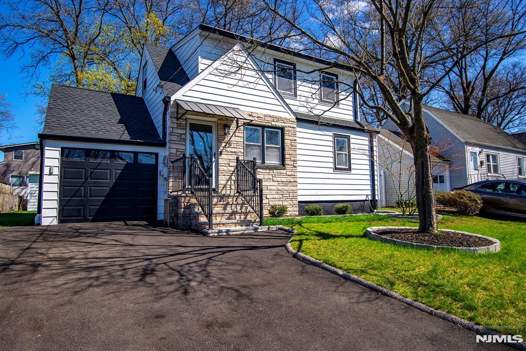 Photo of 25 Windsor Drive, Dumont, NJ 07628 (MLS # 26014540)