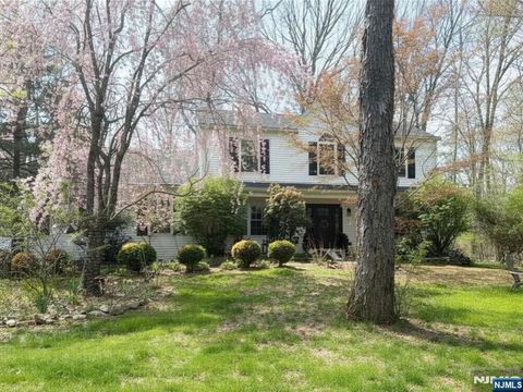 Photo of 10 Liberty Woods Drive, Liberty, NJ 07838 (MLS # 26018675)