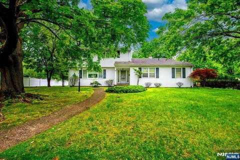 56 Manor Road Harrington Park NJ 07640
