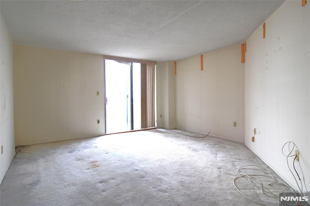 2234 Harmon Cove Tower