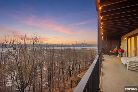 Photo of 300 Gorge Road #75, Cliffside Park, NJ 07010 (MLS # 26008985)