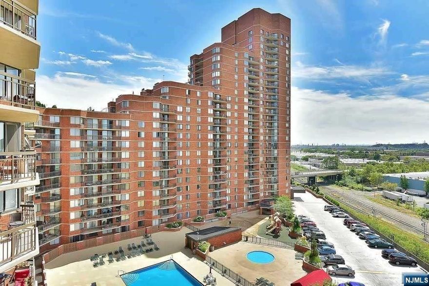 Beautiful 3 bedroom/2 bath fully renovated simplex unit - 1525 sq.ft. of living space Hardwood floors throughout. Renovated Large eat-in kitchen with stainless steel appliances, plenty of cabinets, stunning back splash, granite counter-tops, beautiful floor tiles. both bathrooms fully renovated. Master bedroom suite offers walk-in closet, Linen closet, double sinks in master bathroom, tub shower, toilet & sauna. Rare 3rd bedroom converted from typical den: comes with bedroom door, window and closet. Plenty of natural light, Central A/C/ heat. Harmon Cove Towers is a beautiful complex with many amenities including 24hr doorman/concierge, security, pool/nursery, fitness center, steam room, basketball/tennis courts, Kids play room, Game room, and play area, to name a few. Easy NYC commute with on site NYC transportation. Great location close to NJ Turnpike & Route 3 & Airport. The HOA fees include,gas,water. Special Assessment $209/M until feb 2025 or one time $2508.