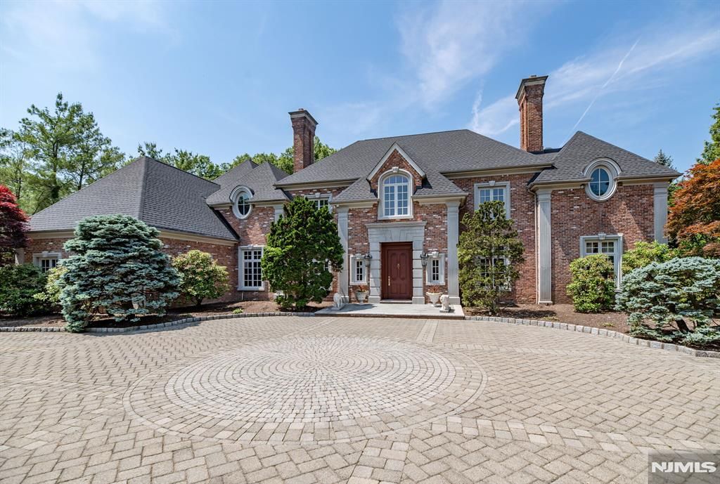 Photo of 366 E Madison Avenue, Cresskill, NJ 07626 (MLS # 25020568)