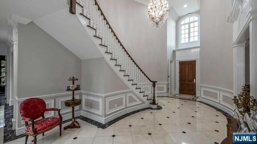 Photo of 366 E Madison Avenue, Cresskill, NJ 07626 (MLS # 25020568)