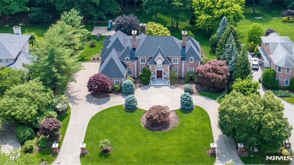 366 E Madison Avenue, Cresskill, New Jersey - 5 Bedrooms  
7.5 Bathrooms  
18 Rooms - 