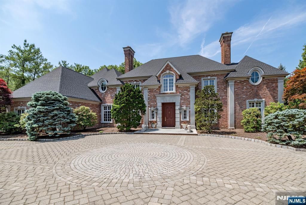 Photo of 366 E Madison Avenue, Cresskill, NJ 07626 (MLS # 25020568)