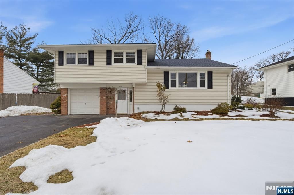 Photo of 496 Prospect Avenue, Dumont, NJ 07628 (MLS # 26005050)