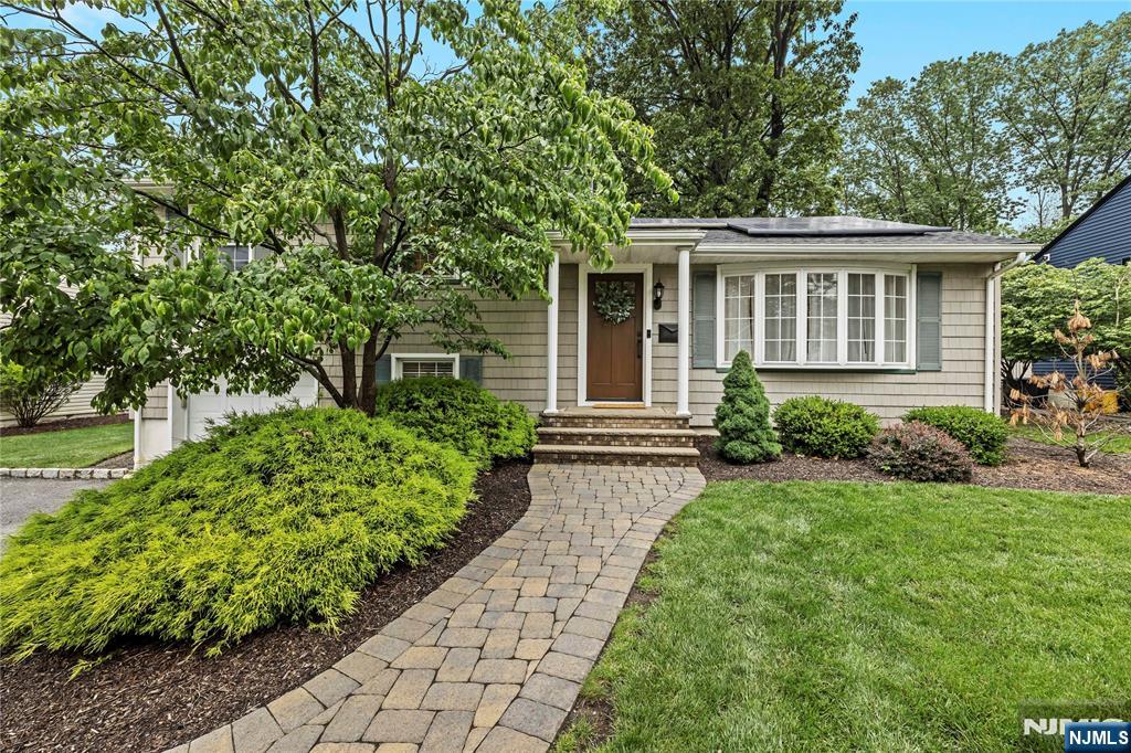 Property for Sale at 30 Longview Road, Cedar Grove, New Jersey - Bedrooms: 3 
Bathrooms: 2.5 
Rooms: 9  - $799,900