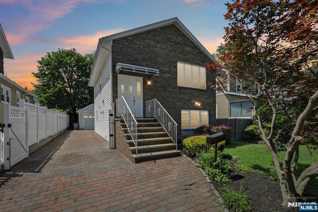237 W Madison Avenue