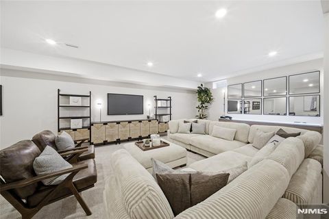 16 Belmont Place Oakland NJ 07036