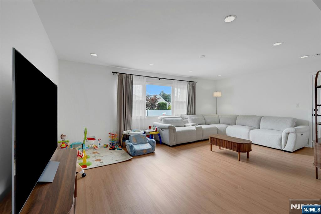 726 Saddle River Road
