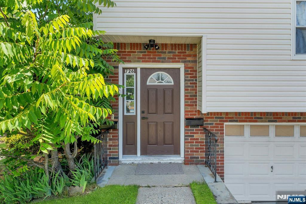 726 Saddle River Road
