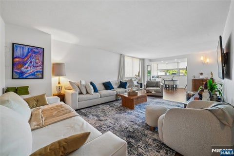 Photo of 2150 Center Avenue #6E, Fort Lee, NJ 07024 (MLS # 26032436)