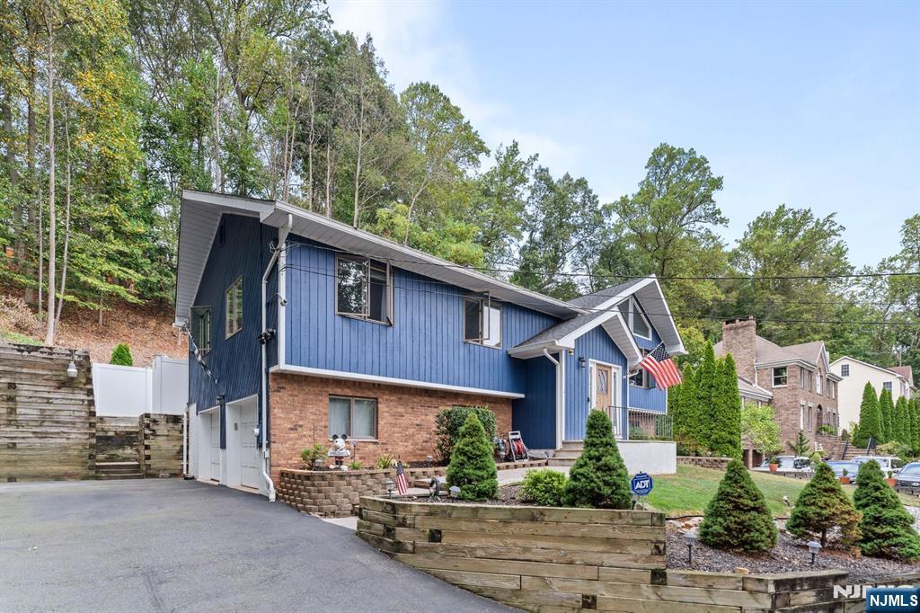 800 Van Emburgh Avenue