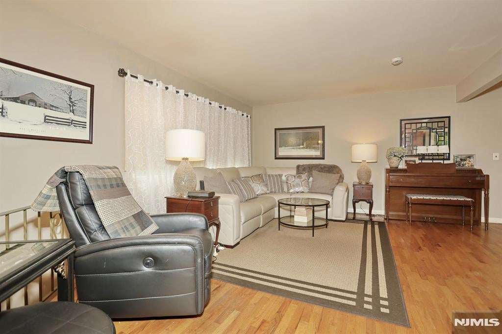 6 Cooper Drive