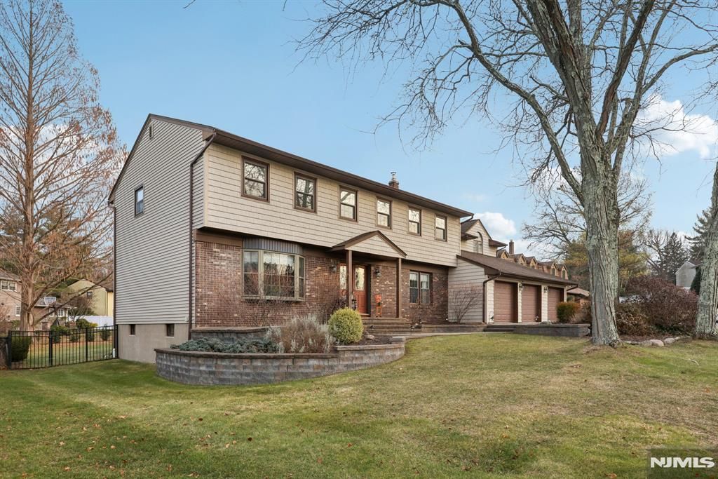 Photo of 7 Welsh Court, Wayne, NJ 07470 (MLS # 25042824)