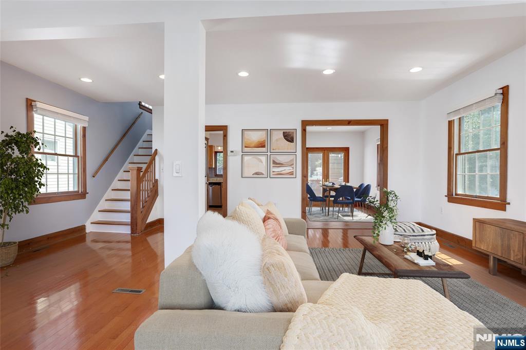 8 Garden Place