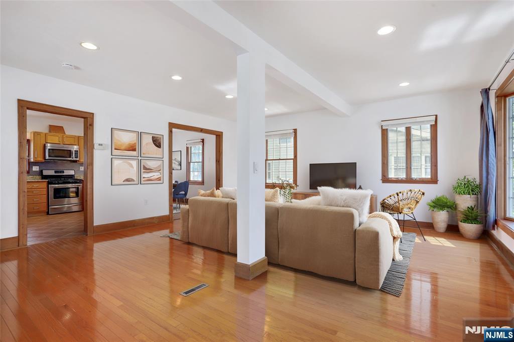 8 Garden Place