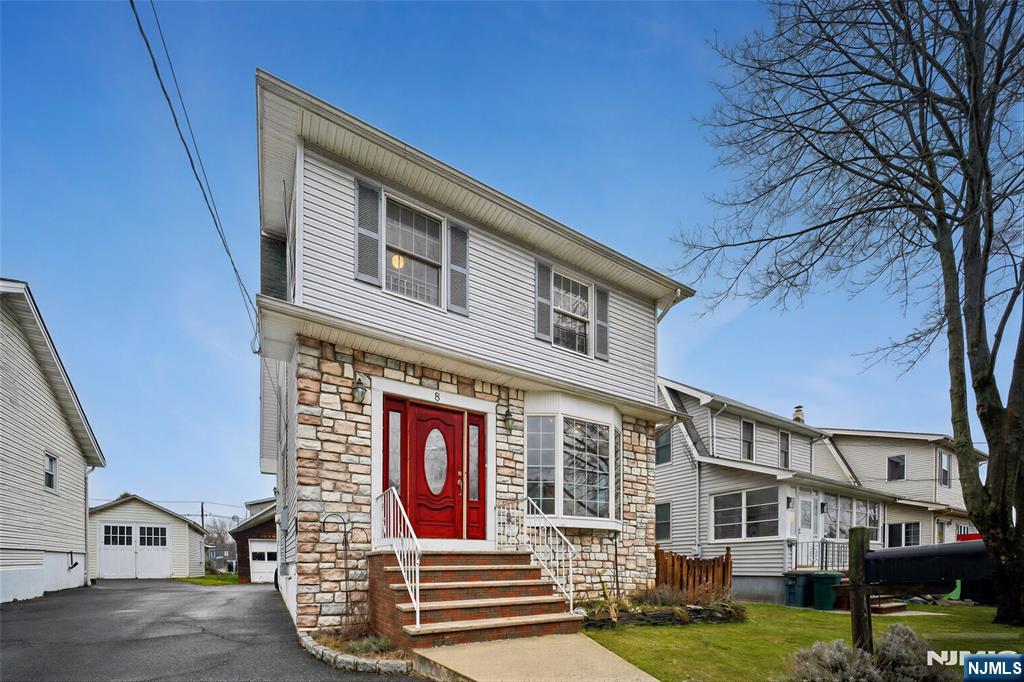 8 Garden Place