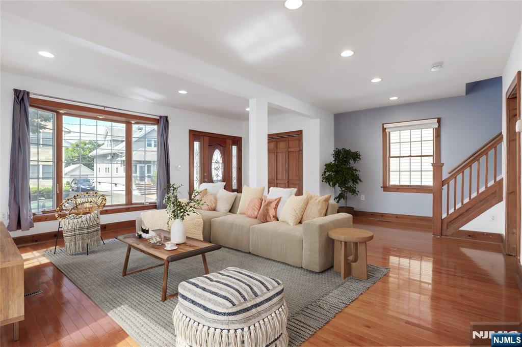 8 Garden Place