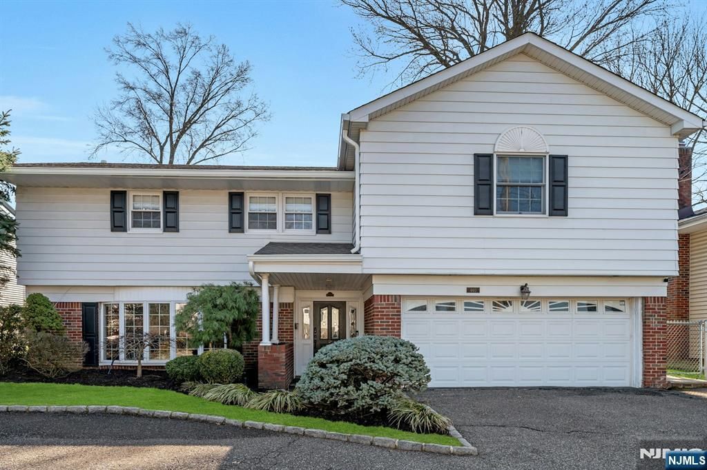 Photo of 460 New Bridge Road, Bergenfield, NJ 07621 (MLS # 26007710)